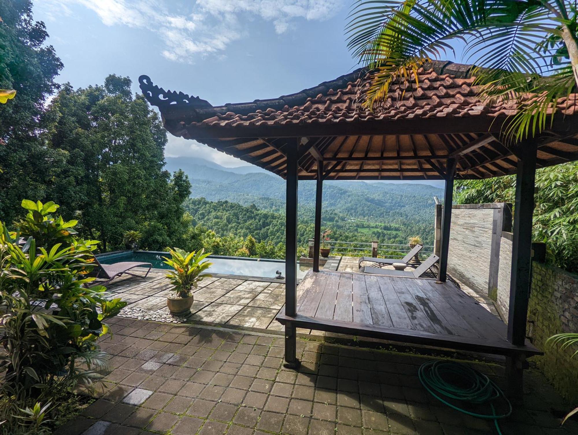 Bali Munduk Delux Bungalow Villa Singaraja  Exterior photo
